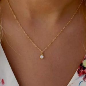 Cute necklace for women!